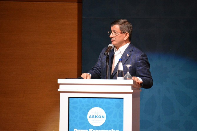 "Bilgi tüketilecek bir nesne değil bir nimettir"