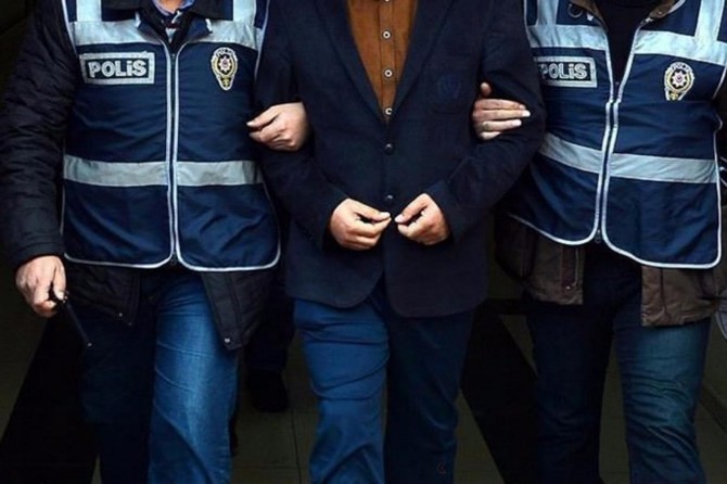 Adana merkezli FETÖ operasyonu: 20 gözaltı