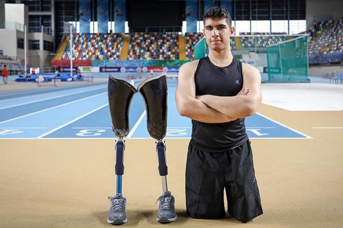 Koşan insanlara bakınca büyüleniyorum