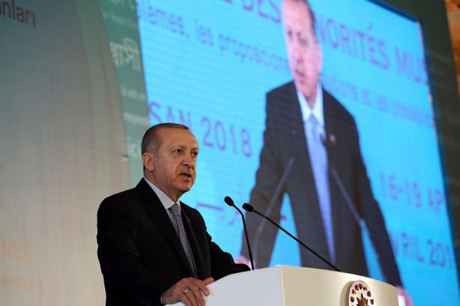 "Batı İslam karşıtlığı üzerinden kendi ideolojisini tahkim etmek istiyor"