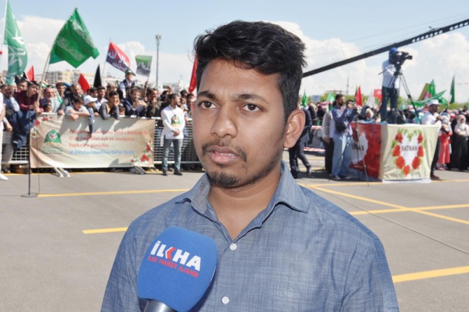 Mewlid etkinliğine katılan Arakanlı duygularını paylaştı