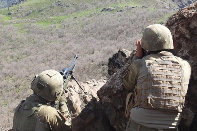 3 leşker jiyana xwe ji dest dan