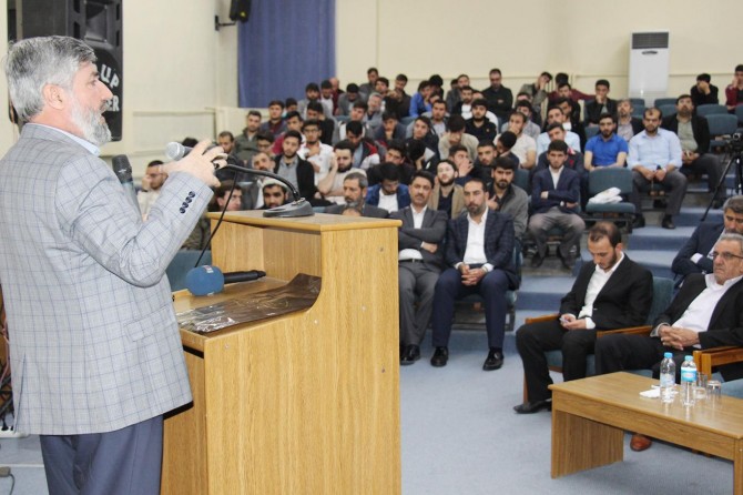 Rehber Öğrenci Topluluğu’ndan “Yusuf’un Üç Gömleği” konferansı