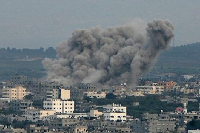Siyonistler Gazze'ye saldırdı: 4 yaralı