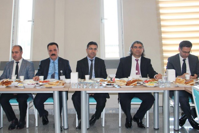 SBÜ Başhekimi Parlak basınla bir araya geldi