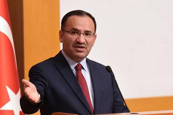Bozdağ: Üç bakan seçim öncesinde istifa etmeyecek
