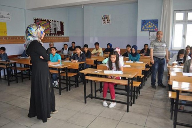 Sınavla öğrenci alacak liselere başvuru süresi uzatıldı