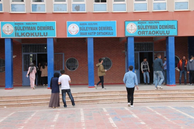 "Bir kurumun hatası yüz binlerce öğrenciyi mağdur etti"