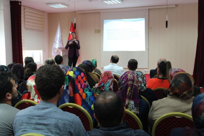 Engelsiz Yaşam Akademisinde otizm spektrum bozukluğu semineri