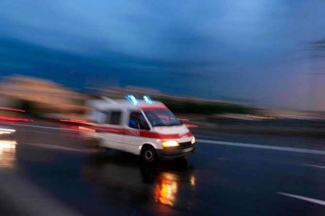Askerleri taşıyan minibüs TIR'la çarpıştı: 25 yaralı