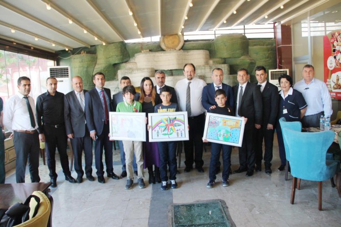 Resim yarışmasında dereceye giren öğrenciler ödüllendirildi