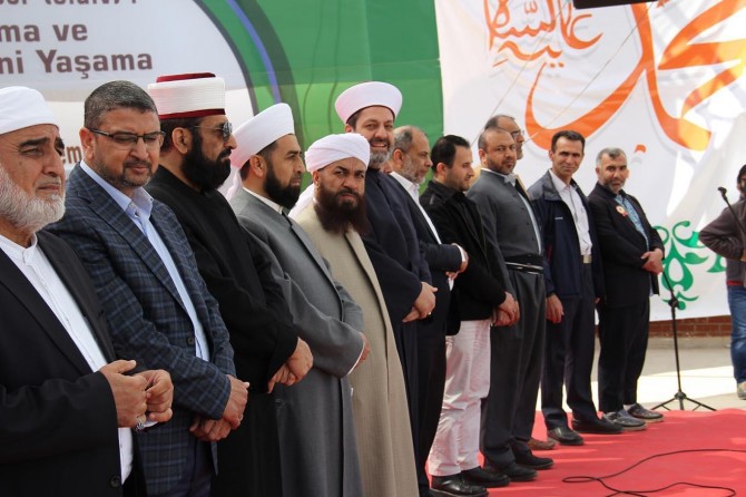 Alimên beşdarî bernameya mewlûdê bûn banga wehdetê kirin