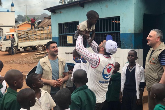 Yetimler Vakfı Uganda'da önemli projeleri hayata geçiriyor