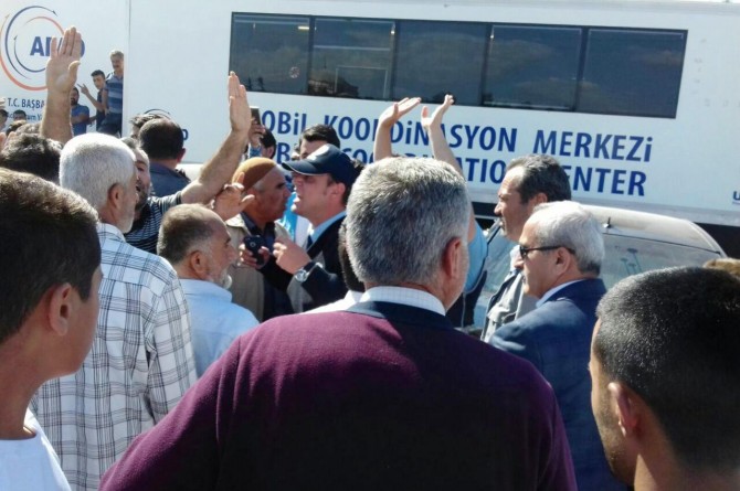 Depremzedelerden Adıyaman Valisine tepki