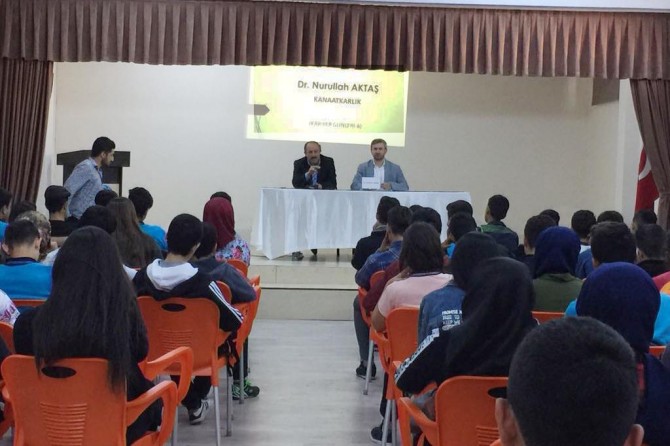 "Kanaatkâr olanlar her zaman mutlu olan kimselerdir"