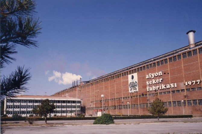 Îhaleya 3 febrîqeyên şekir hat kirin