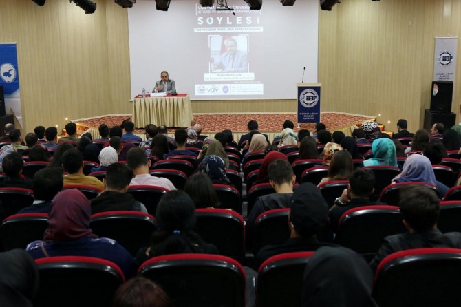 Mustafa Yalçın, tecrübelerini öğrencilerle paylaştı