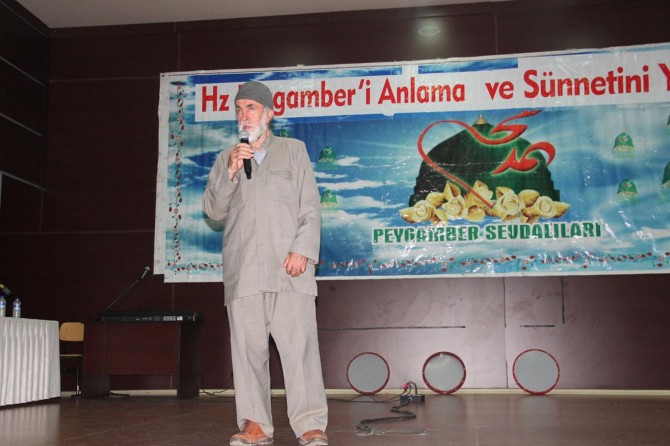 "Bu din sadece camilerde yaşanmak için gönderilmedi"