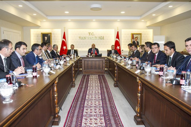Van'da seçim güvenliği toplantısı