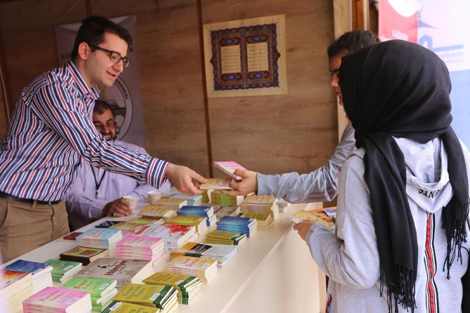 ​Kitap fuarları insanımızı kitapla tanıştırıyor
