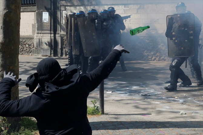 Paris'te 1 Mayıs kutlamalarında çatışma