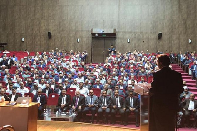 Kur'an kurslarında çocuklarımıza dini bilgilerin aktarılması önemlidir