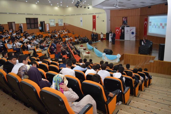 ​Batman’da Yüzde Yüz Milli Düşünce Yerli Üretim Doğru Tercih konulu panel