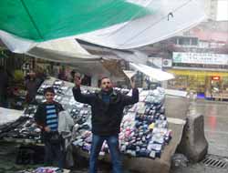 Sağanak Yağış Pazarcıları Olumsuz Etkiledi