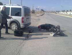 Motosiklet Otomobile Çarptı