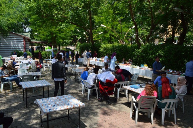 Hilvan'da yetimlere yararına "Helal Yaşam" kermesi düzenlendi