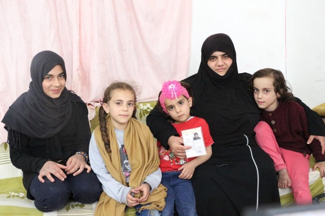 Nûçeya ÎLKHAyê dayika Sûrîyeyî kêfxweş kir