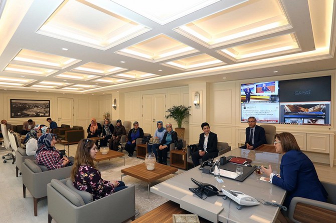 Her gün temizledikleri uçakla ilk kez yolculuk yaptılar