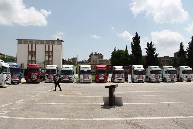 Adıyaman'dan Afrin'e 20 TIR yardım