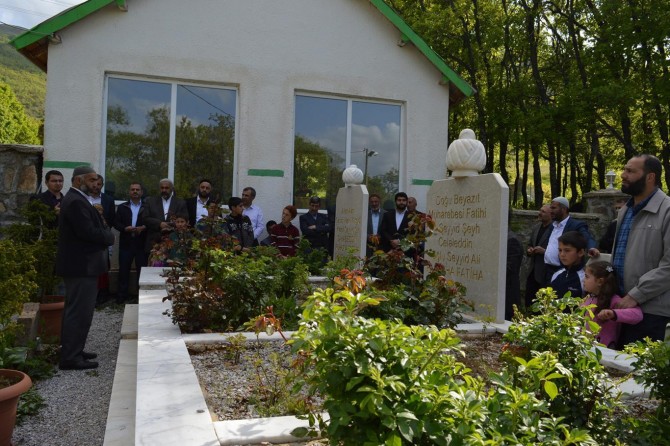 Kıyam önderleri mezarları başında anıldı