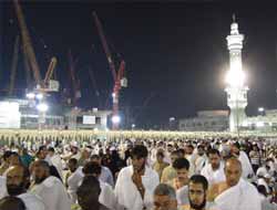 Hacı Adayları Arafat Hazırlığında (Video)