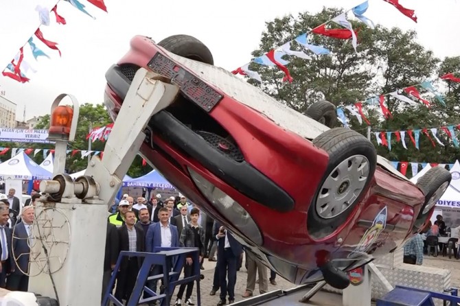 Emniyet kemerinin önemi simülasyon aracı ile anlatıldı