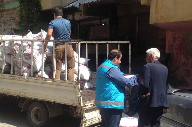 Mevsimlik işçiler için kömür dağıtımı erken başladı
