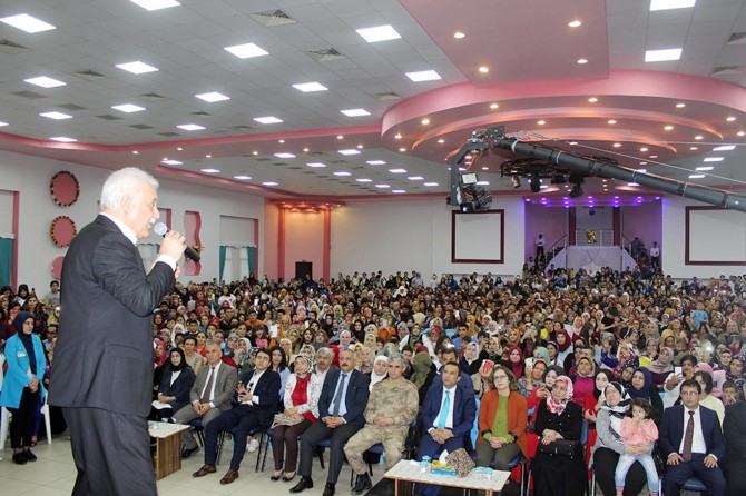 Hatipoğlu: Batı’da İslam dışındaki dinler iflas etti