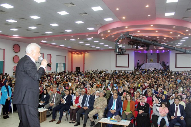 Hatîpoglu: Li Xerbêji bilî dînê Îslamê temamê dînên din îflas kirine