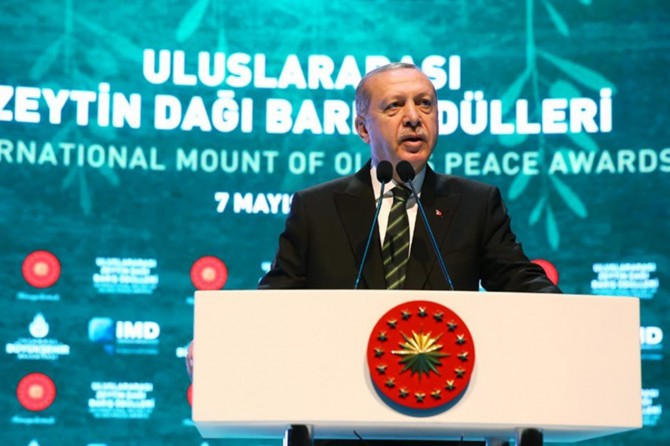 Palestinians symbolize all the oppressed in the world