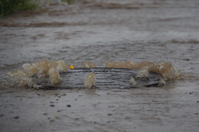 Diyarbakır’da kuvvetli sağanak hayatı olumsuz etkiledi