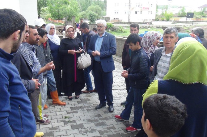 Tasalı, aşırı yağışlardan dolayı zarar gören aileleri ziyaret etti