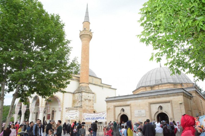Anne sevgisinin timsali Veysel Karanî anılacak