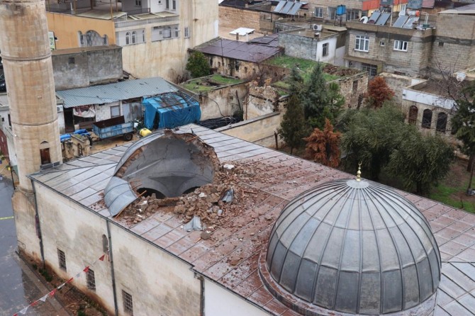 PKK'nin roket attığı tarihi cami yıl sonunda ibadete açılacak