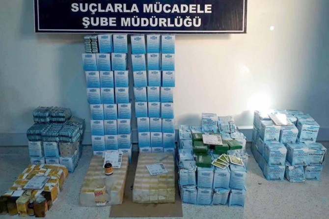 Kaçak hayvan ilaçları ele geçirildi