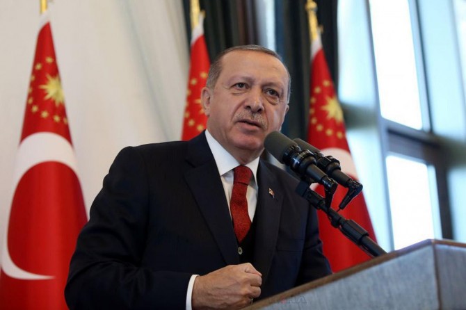 Serokomar Erdogan: Emerîka dostên xwe winda dike