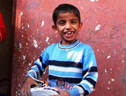 Yetimler Kurban Bayramına Yeni Ayakkabılarıyla Giriyor (Video)