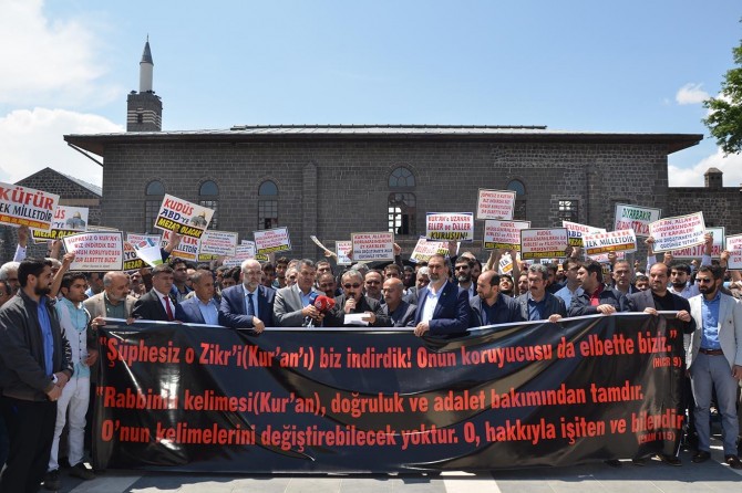 Fransa'daki küstah bildiri Diyarbakır'da telin edildi