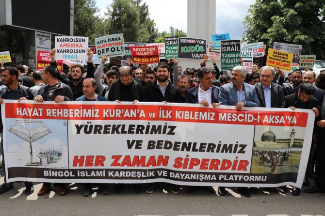 Siyonist işgalciler ve Fransa'daki skandal Kur'an bildirisi tel'in edildi