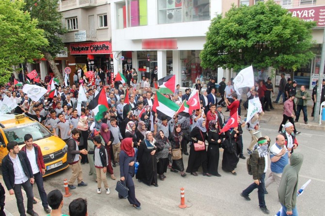 Haksızlığa başkaldırmayanlar her türlü kötülüğe katlanmak zorundadır
